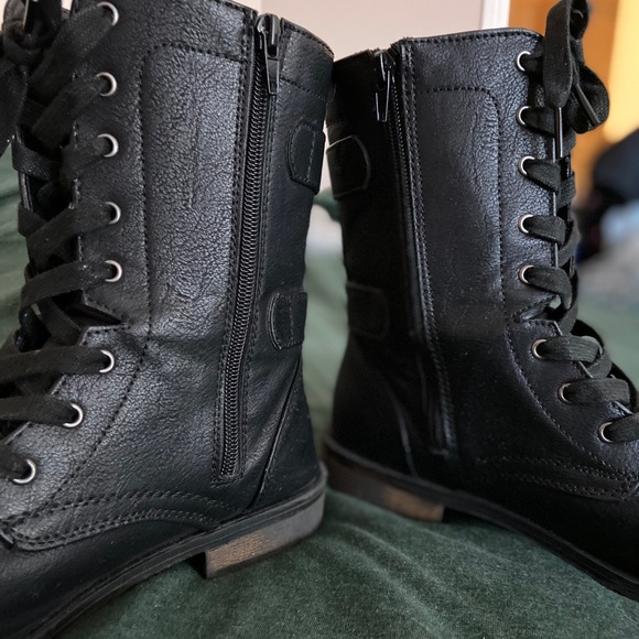 combat style boots - Picture 3 of 4